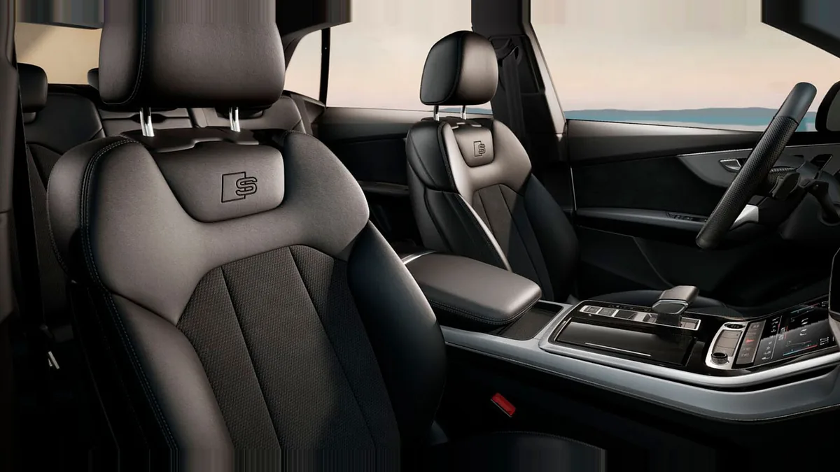 Audi Q8 SUV S line 45 TDI Quattro Tiptronic en renting — Interior