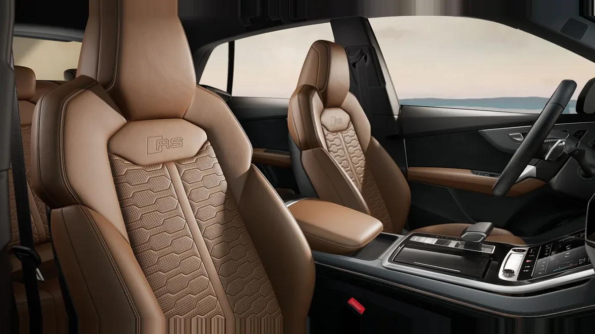 Audi RS Q8 441kW TipTronic en renting — Interior