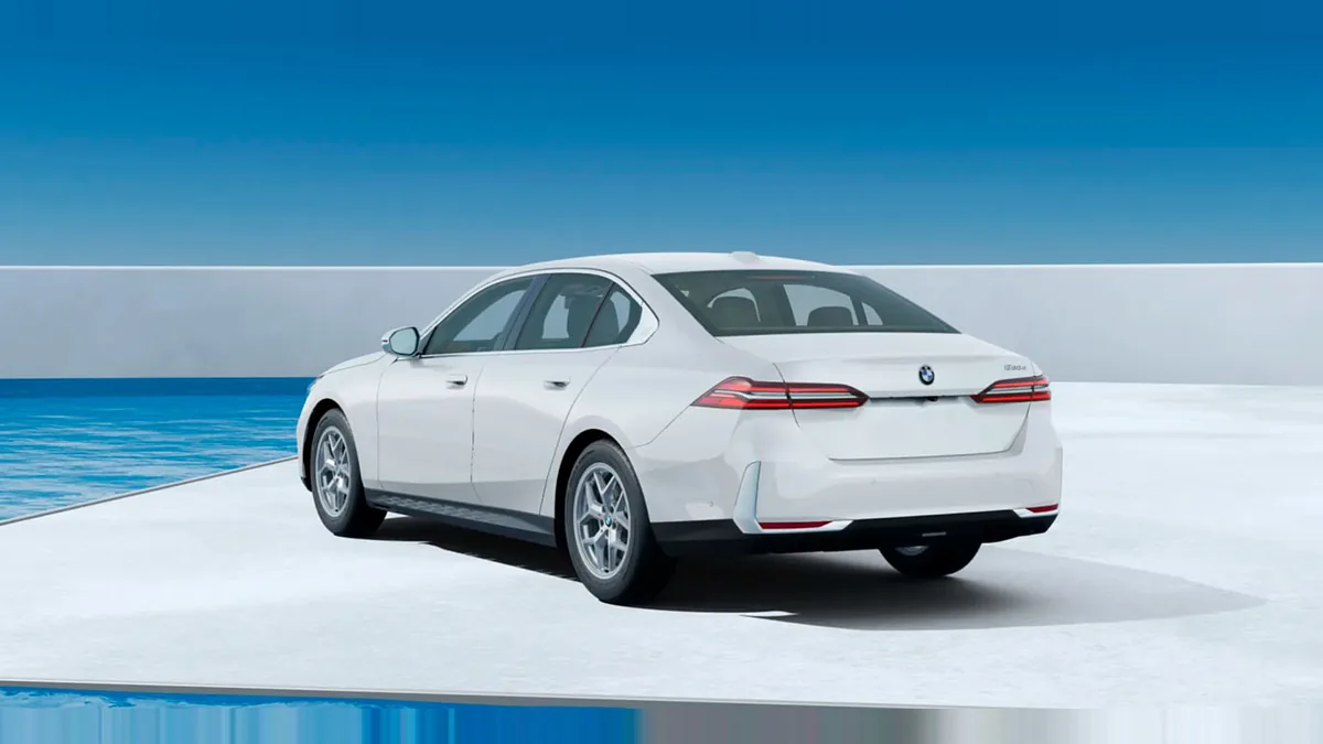 BMW Serie 5 520d en renting — Lateral