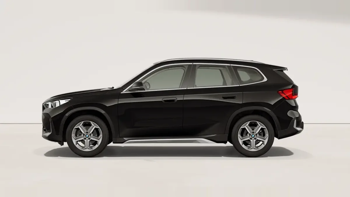 BMW X1 sDrive20d xLine 120kW en renting — Lateral