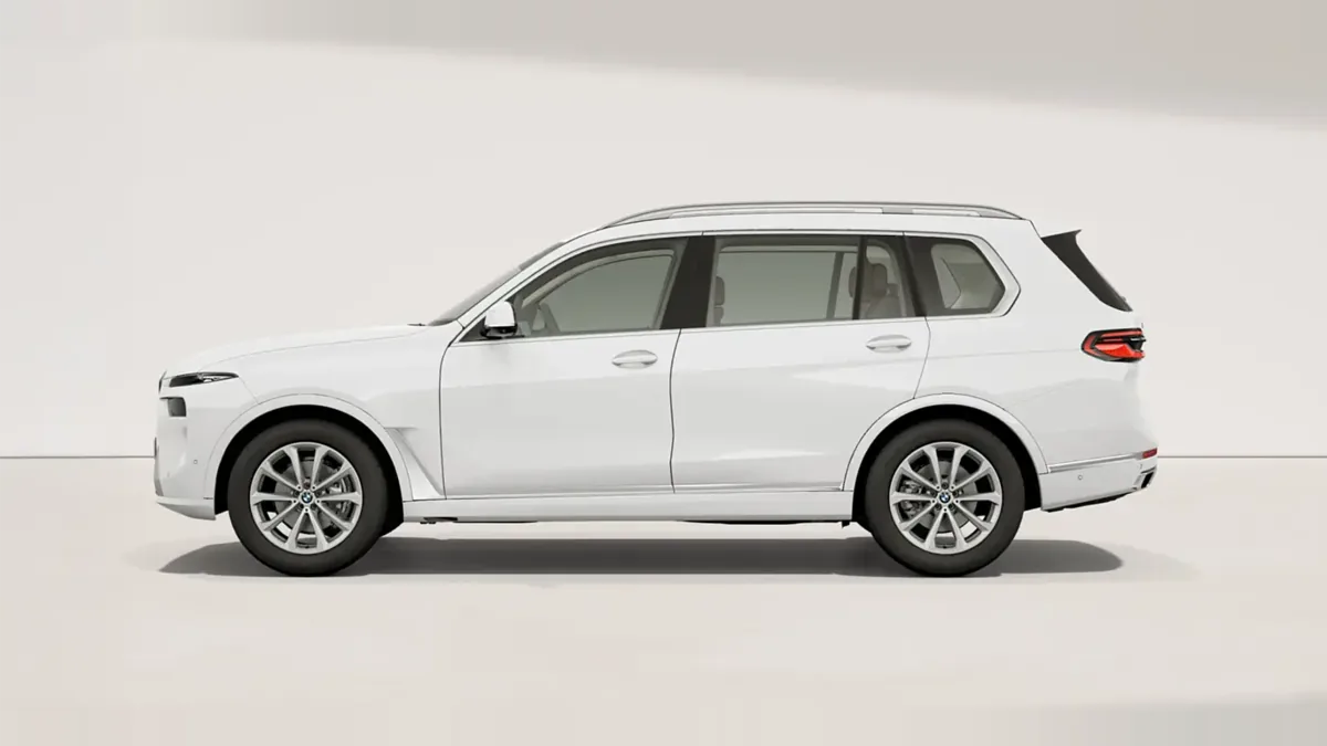 BMW X7 xDrive40i en renting — Lateral