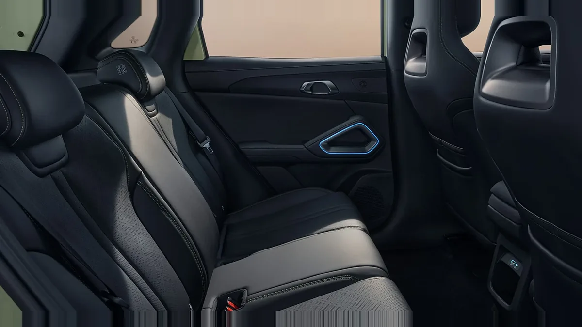 BYD Atto 2 DM-i Boost 156kW en renting — vista 6