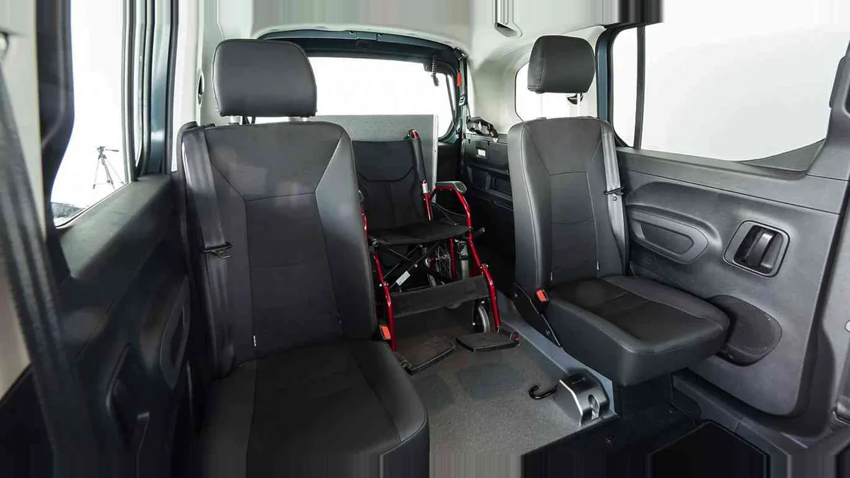 Citroën Berlingo Talla M BlueHDi 100 YOU L1 N1 Adaptado en renting — Interior