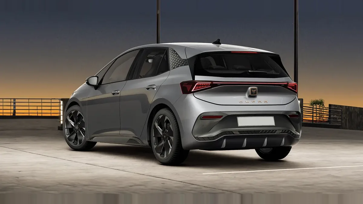 CUPRA Born e-Boost Pack Advanced Plus en renting — Trasera