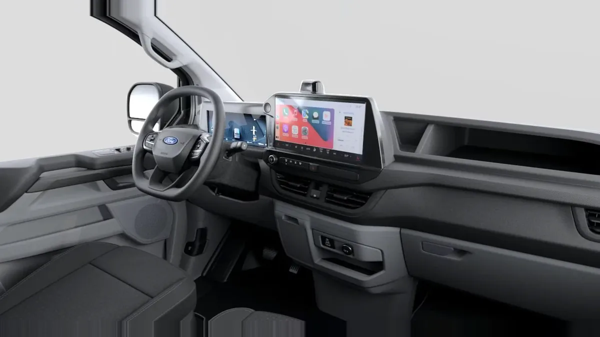 Ford TRANSIT CUSTOM Van BEV 83kWh 100kW 320 L1 Trend en renting — Delantera