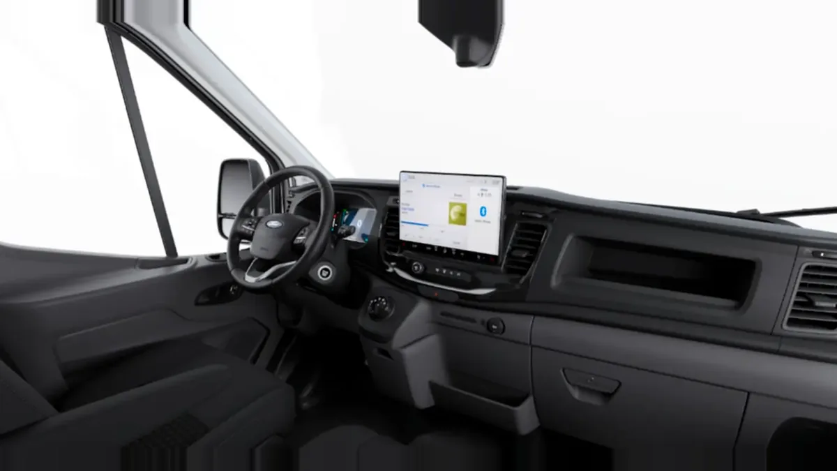 Ford Transit Van 350 L3 BEV Trend 184cv RWD II en renting — Delantera