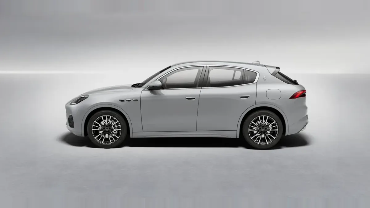 Maserati Grecale L4 MHEV 300CV AWD en renting — Lateral
