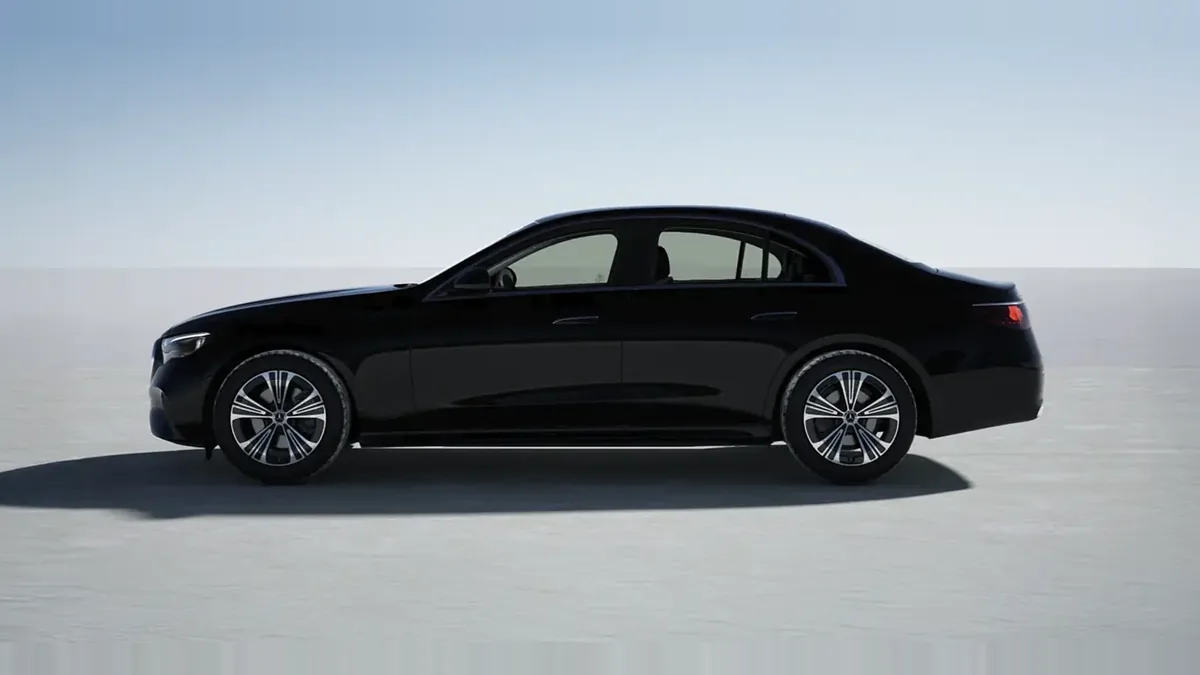 Mercedes-Benz Clase E 200 en renting — Lateral