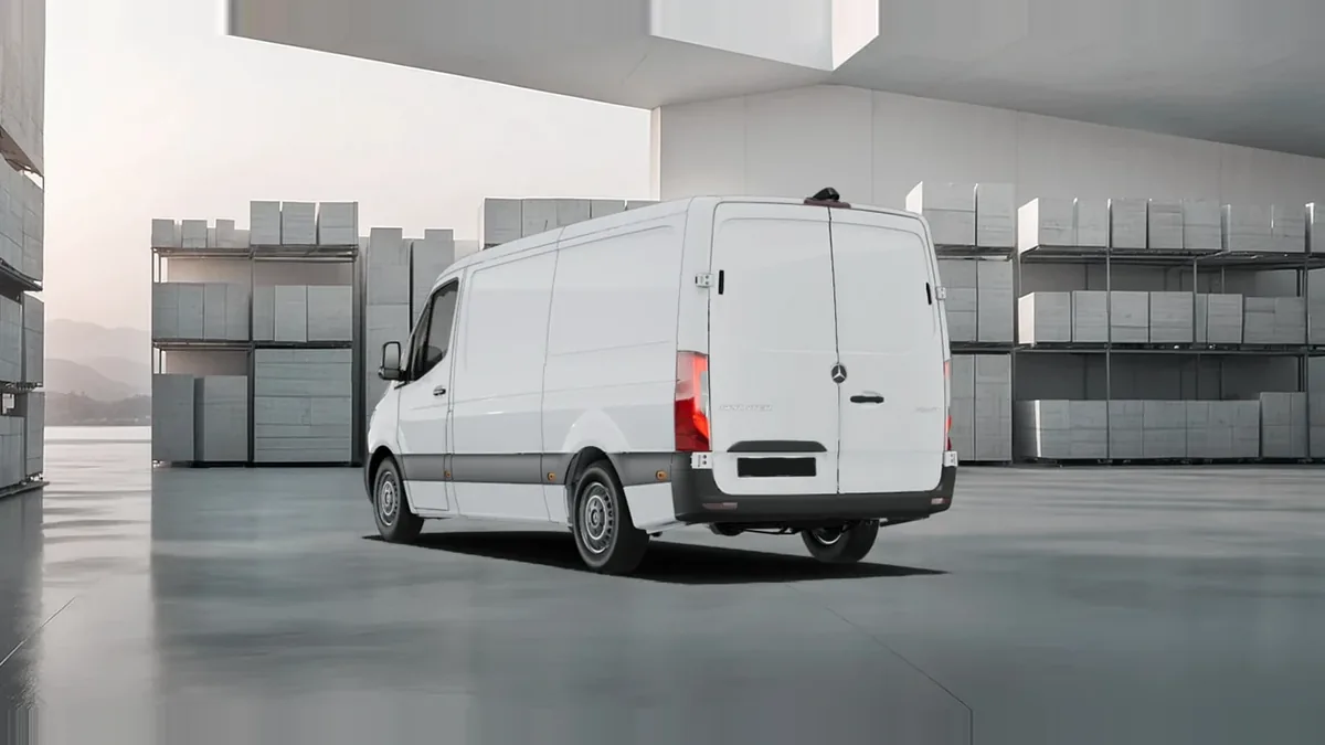Mercedes-Benz Sprinter 315 CDI Medio Pro en renting — Trasera