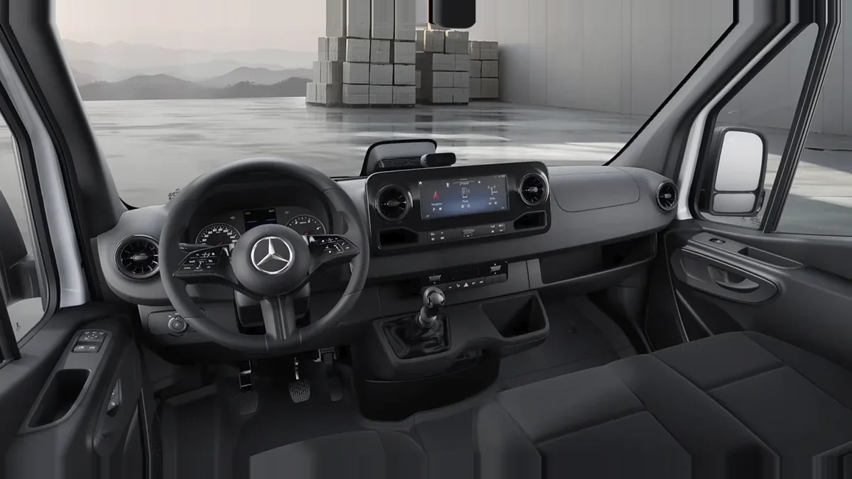 Mercedes-Benz Sprinter 315 CDI Medio Pro en renting — Delantera