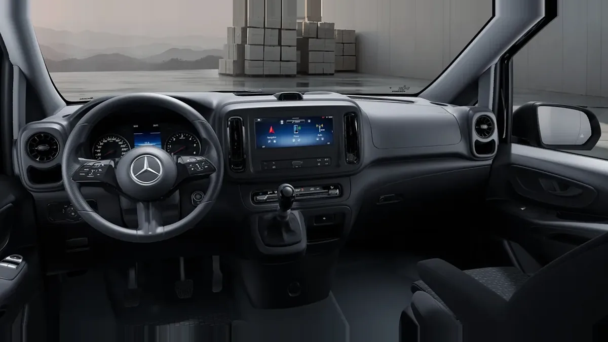 Mercedes-Benz Vito 110CDI 75kW Furgón Pro Larga en renting — Delantera