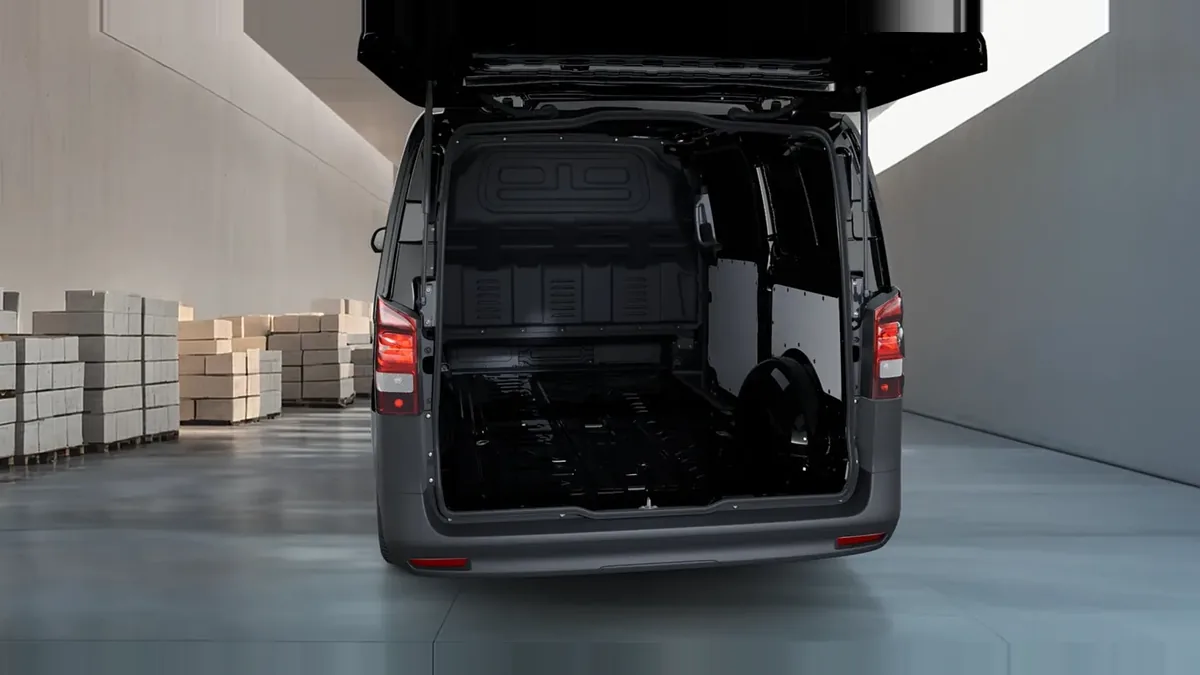 Mercedes-Benz Vito 110CDI 75kW Furgón Pro Larga en renting — vista 6
