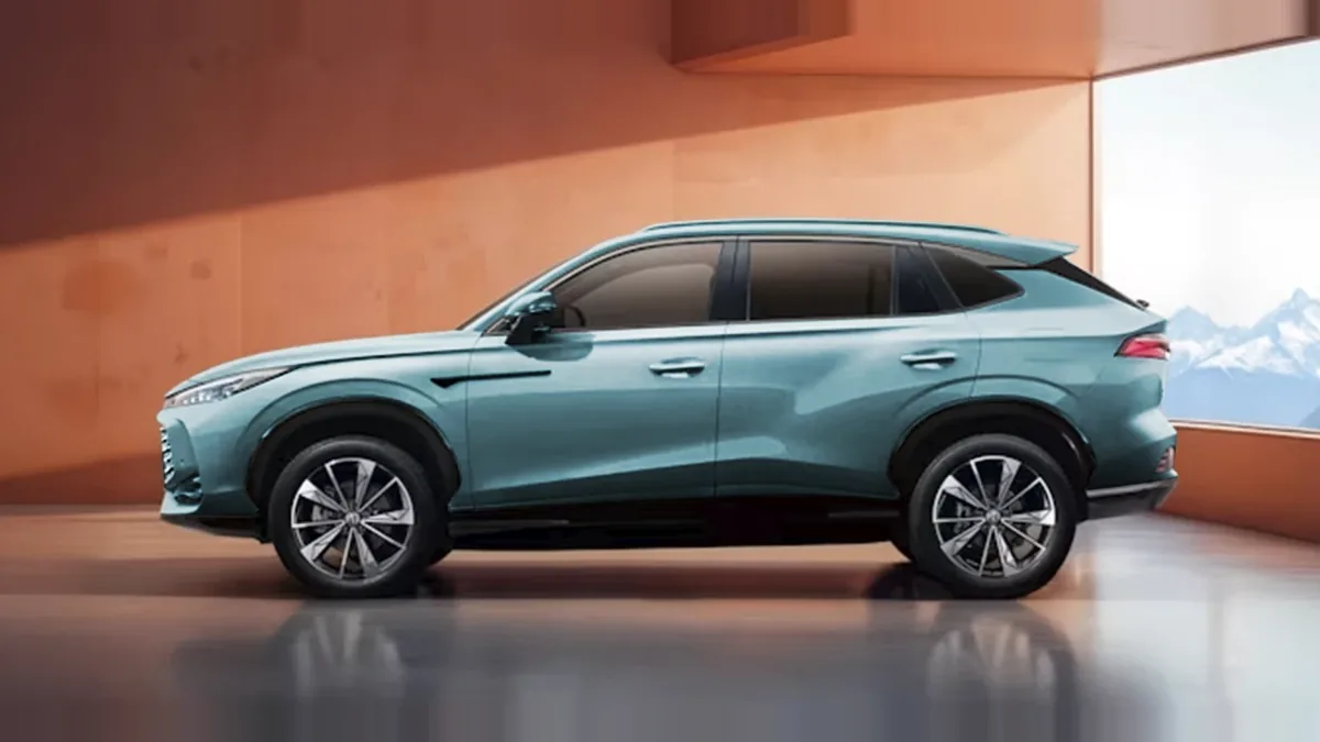 MG HS 1.5 Hybrid Comfort en renting — Lateral