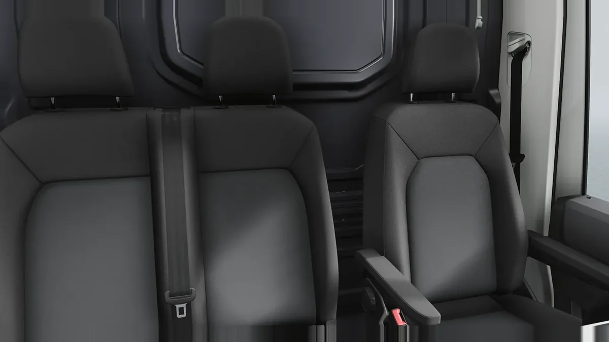 Volkswagen Crafter 35 Furgón BL TA L4H3 2.0 TDI 103kW (140CV) - ISOTERMO en renting — vista 7
