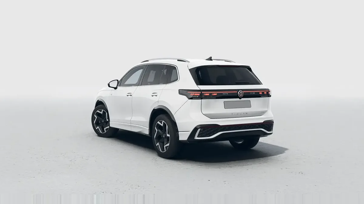 Volkswagen Tiguan R-Line 2.0 TDI 110kW DSG en renting — Interior